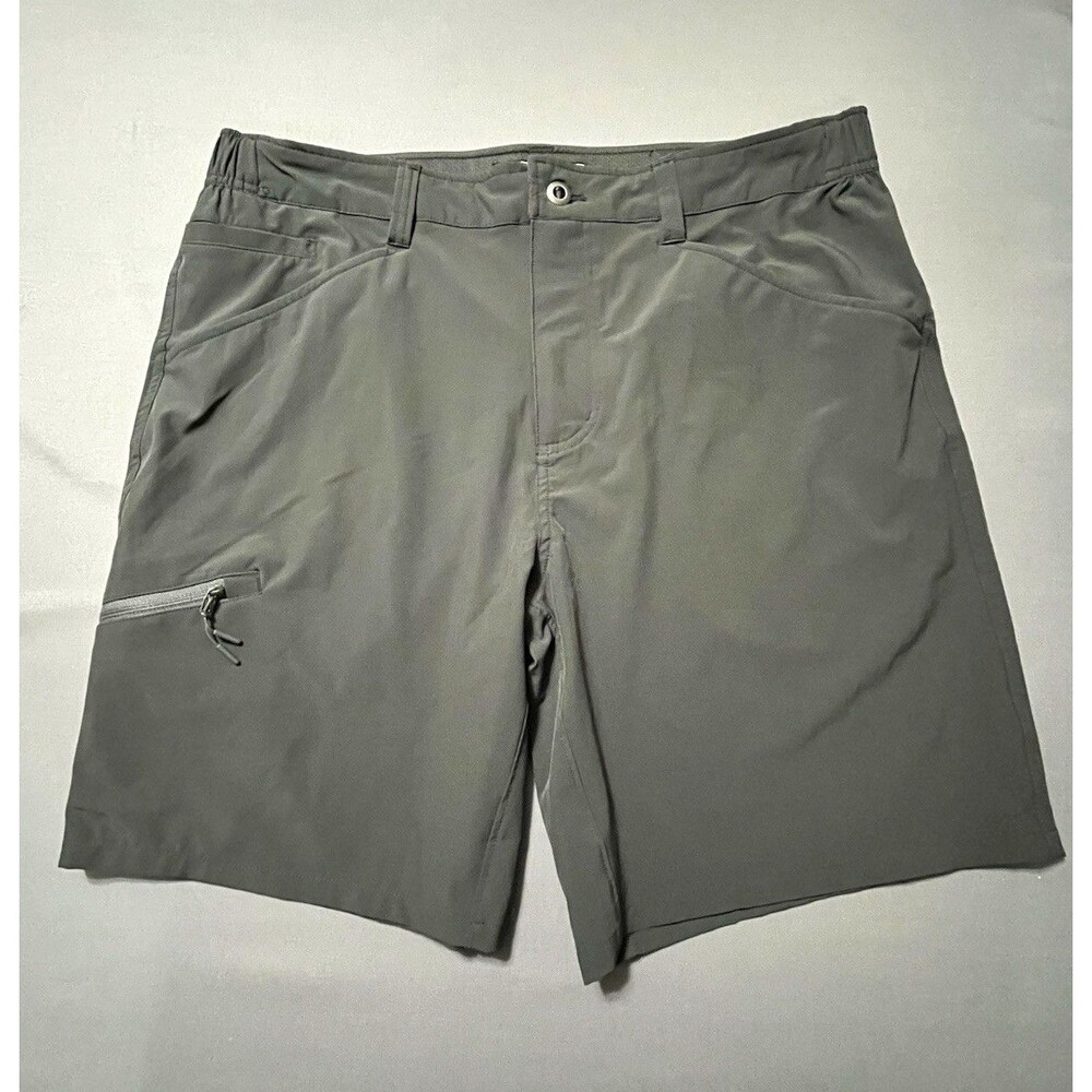 Oobe Men's Gray Solid Flat Front Stretch Shorts Zip Pockets 8" Inseam